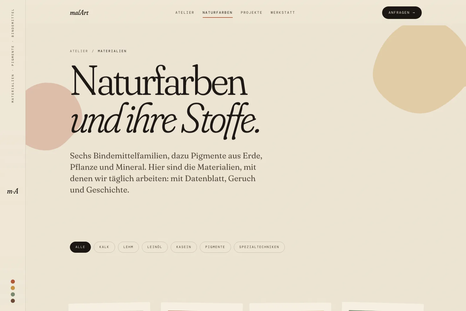 Materialseite mit Farbkarten aus Naturpigmenten